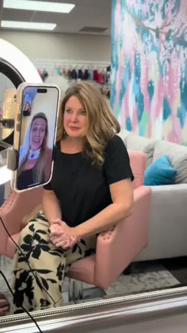 Sommer has stage 4 throat cancer. She is a Warrior and a survivor!! I cant wait to see her in my chair next week. We will definitely have Part 2 to this amazing story!! @Sommer #fyp #georgiahairsolutions #confidence #loveisinthehair #hairlosssolutions #digthewig #instanthair #throatcancerawareness #support #pray 
