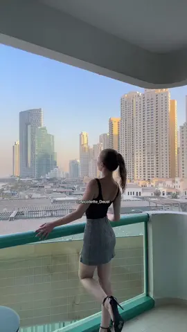 Dubai #nicollettedeuel #nicollette_deuel #OOTD #miniskirt #heels #highheels #ponytail #outfit #outfitinspo 
