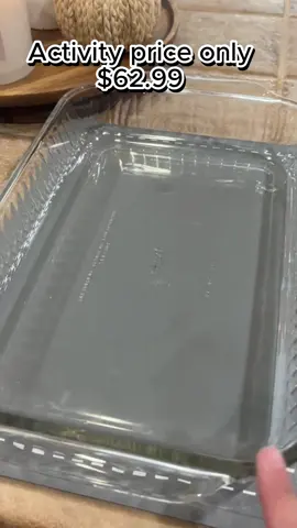 Food Warming Mat Keep food hot and safe with this food warming mat.  #foodwarmer #foodwarmingmat #foodsafety #potluck #thanksgiving #KitchenHacks 