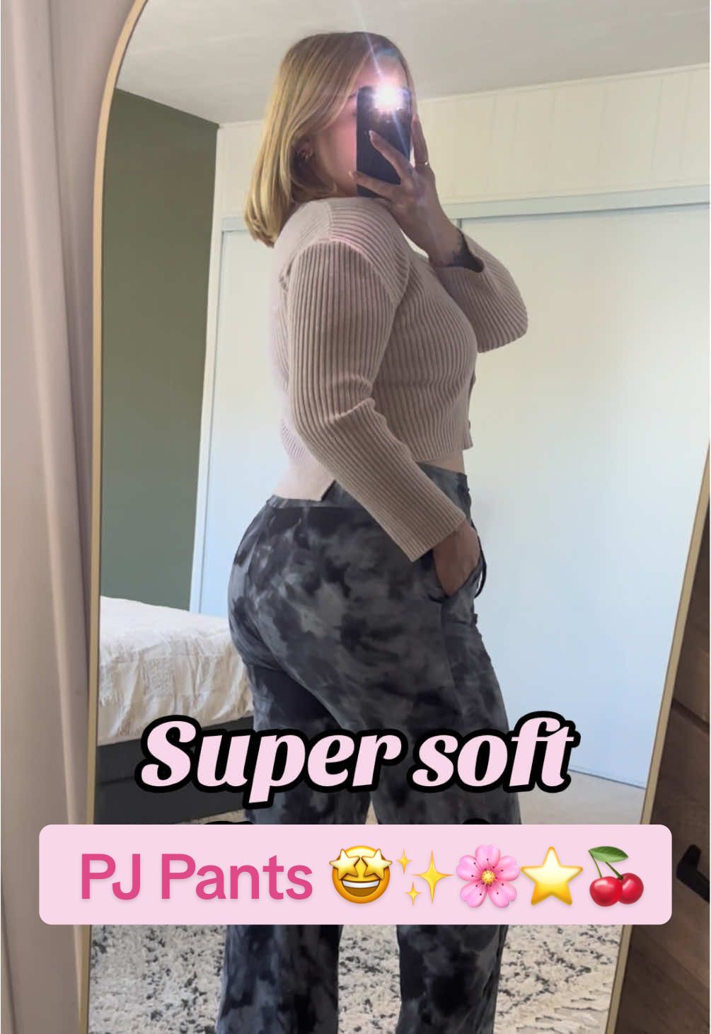 Where are all my mamas who love to stay comfy but also look cute?! These are the perfect pants for you!! Catch me wearing these all week 🤩#falldealsforyou #tiktokshopblackfriday #tiktokshopcybermonday #tiktokshopholidayhaul #creatorsearchinsights 