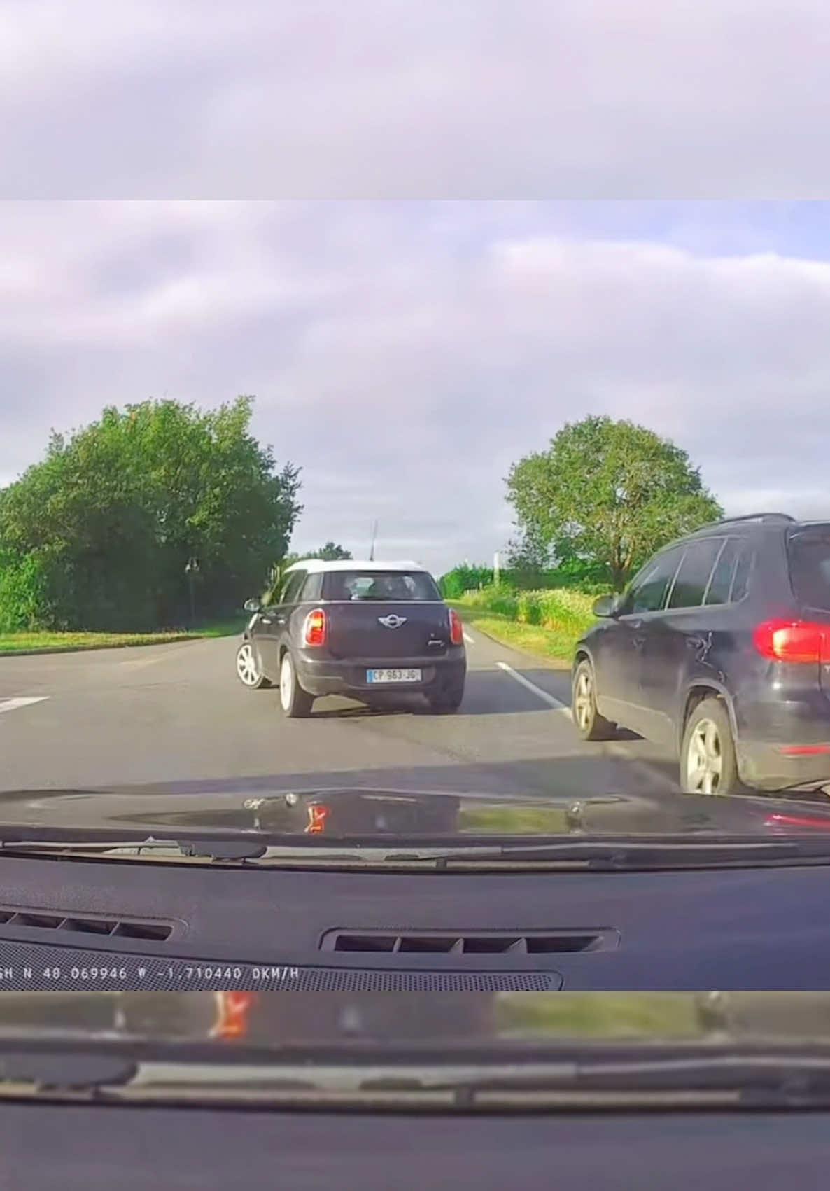 Qui est en tort dans les giratoires ? #dashcam 