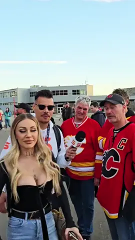 Can Flames fans name five players on the Canucks? #hockey #NHL #nhlhockey #canucks #vancouvercanucks @stuartforreal