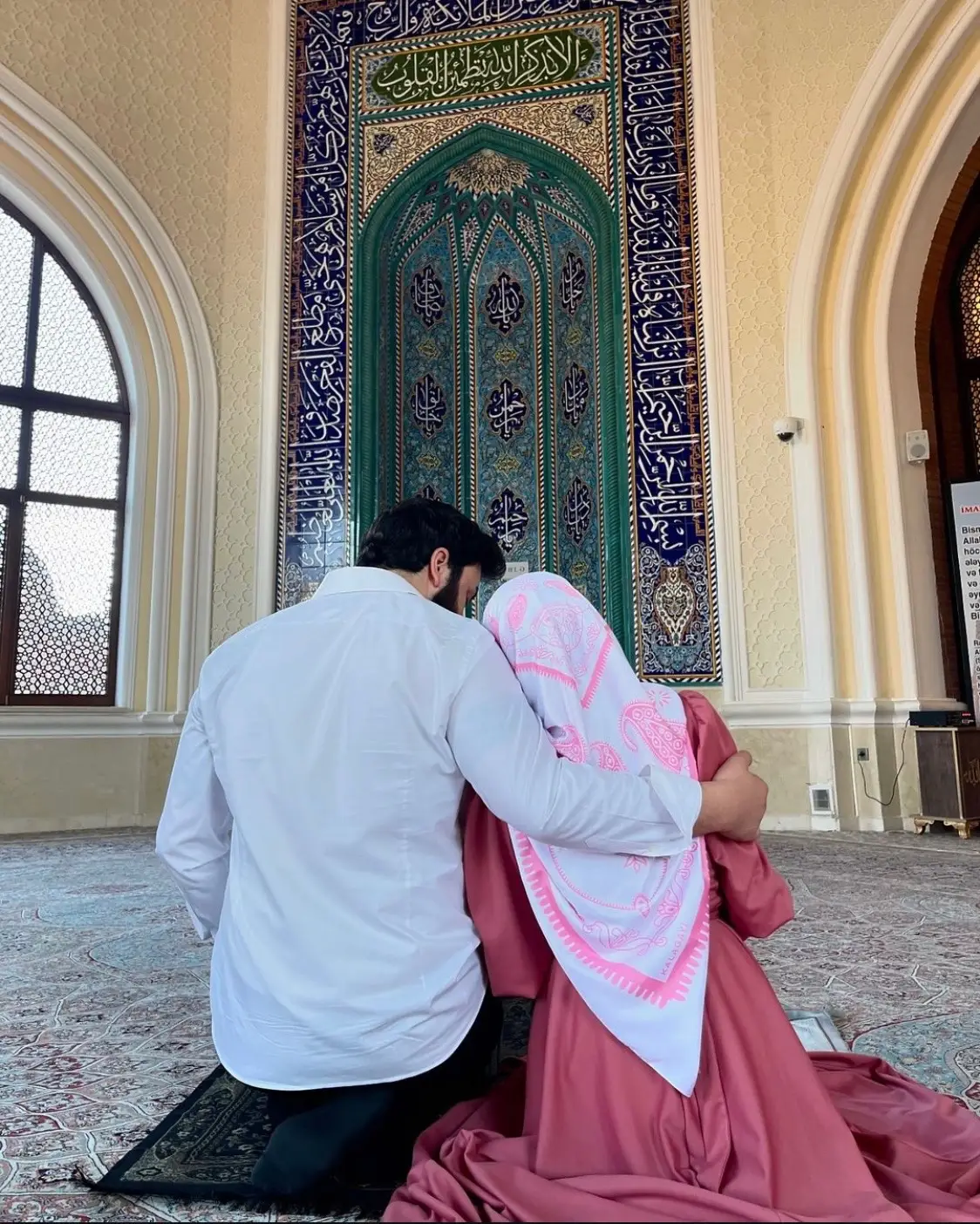 Allah, ne nous sépare pas de ce chemin sacré.🕋🤲🏼 Mon Dieu, ne nous sépare pas de ce chemin saint.🤲🏼🕊️ #couple #couplemuslim #allah #islam #quran #dua #kesfet #fyp