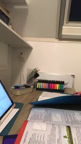 #studytok #studywithme #studymotivation #study #studytimelapse #academicvalidation #academicweapon #backtoschool #studydiaries #studyvlog #romanticizingstudying #romanticizingschool #studying #studyaesthetic 