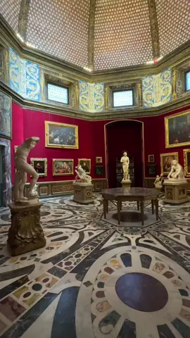 Rallenta e guarda il mondo#firenze #galleriadegliuffizi #italiano 