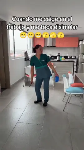 🎯 ¿Te has caído alguna vez y has terminado caminando como si tuvieras un 
