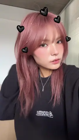 ハッシュカットノーセット🐈‍⬛ なんかノーセットでもいいかんじになるヘア お揃いしましょー🖤 似合わせできます✂︎ #レイヤーカット #ハッシュカット #韓国レイヤー #韓国ヘア #ウルフカット #ウルフレイヤー #허쉬컷 #フェイスレイヤー #姫カット #ノーセット #レイヤーノーセット #ピンクベージュ #ピンクカラー #スタイリング動画 #美容師 