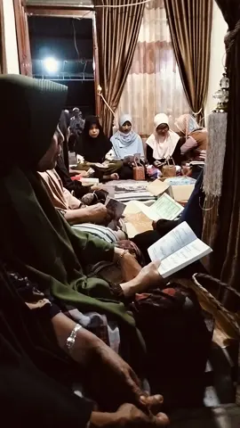 #wanitatangguh💪  Alhamdulillah acara yasinan buat mama berjalan lancar. terimakasih orang2 baik atas kehadiran dan doa nya.semoga Allah membalas semua...