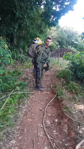 #surdebolivar #trabajo #ejercito #patrullando #montañasdecolombia #entertainment #colombia 