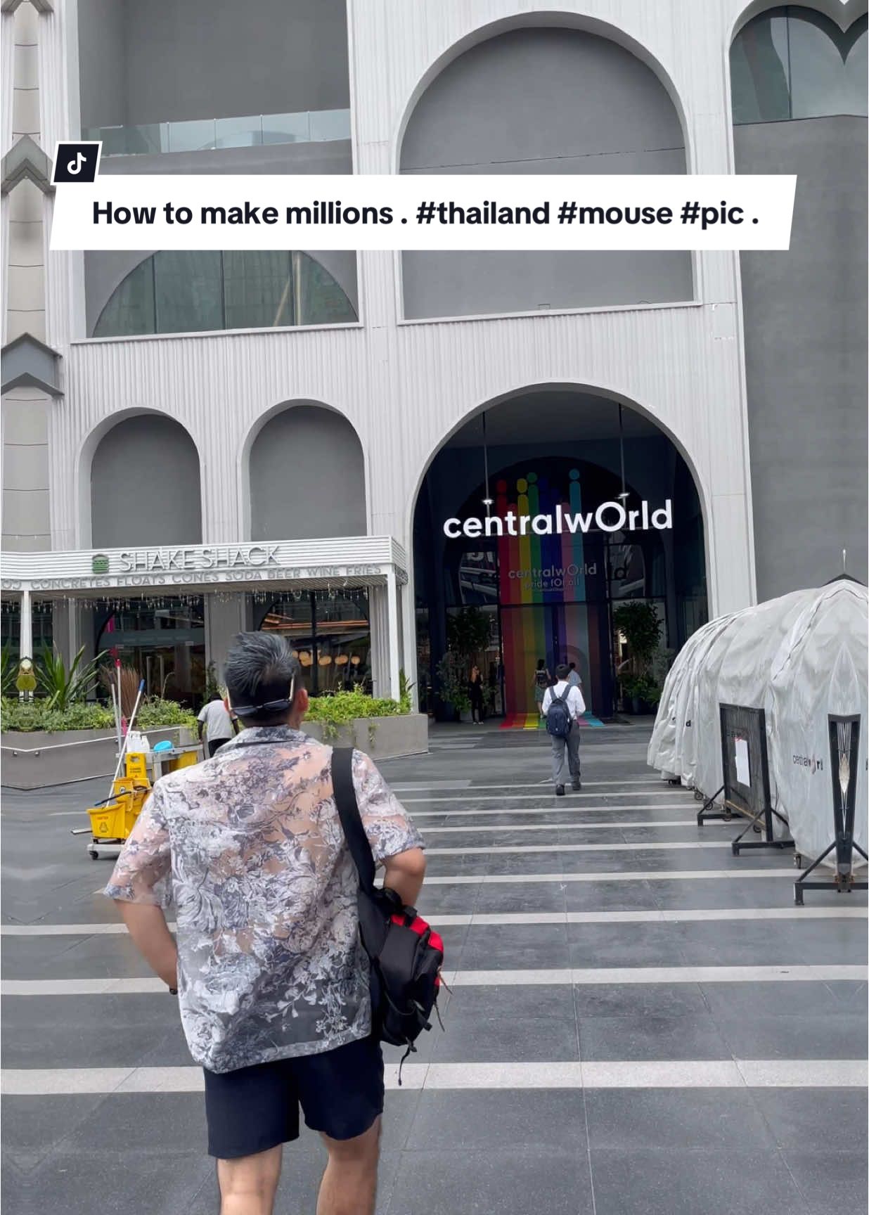 How to make millions . #thailand #mouse #pic .