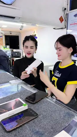 សាច់ជូនគេទៅទិញទូរស័ព្ទ 😒🤣 @PETER PHONE SHOP 