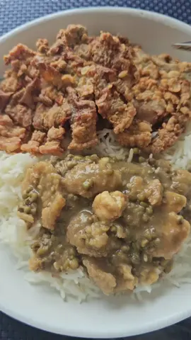 Breaded Porkchop at Munggo. #cuisineria #pagkaingpinoy #monggofriday #porkchop 