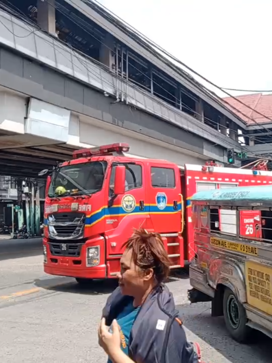 E26 RESPONDING TO A 3RD ALARM FIRE AT 3RD AVENUE CALOOCAN CITY #fire #firefighter #bfp #mmfsvg #spotting #sunog #firetruck #response