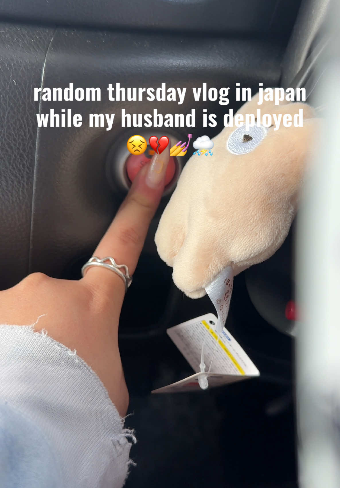 got my nails done and ate qdoba, it was an okay day  #livinginjapan #okinawa #sad #militaryspouse #milso #deployment #livingabroad #Vlog #dayinmylife #japan 