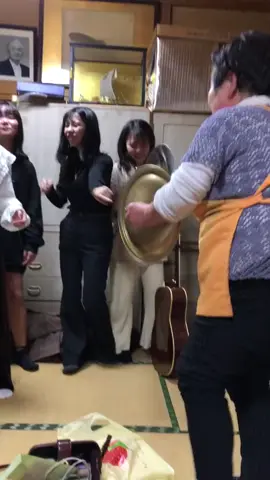 久々に孫が揃って大興奮のおばあちゃん