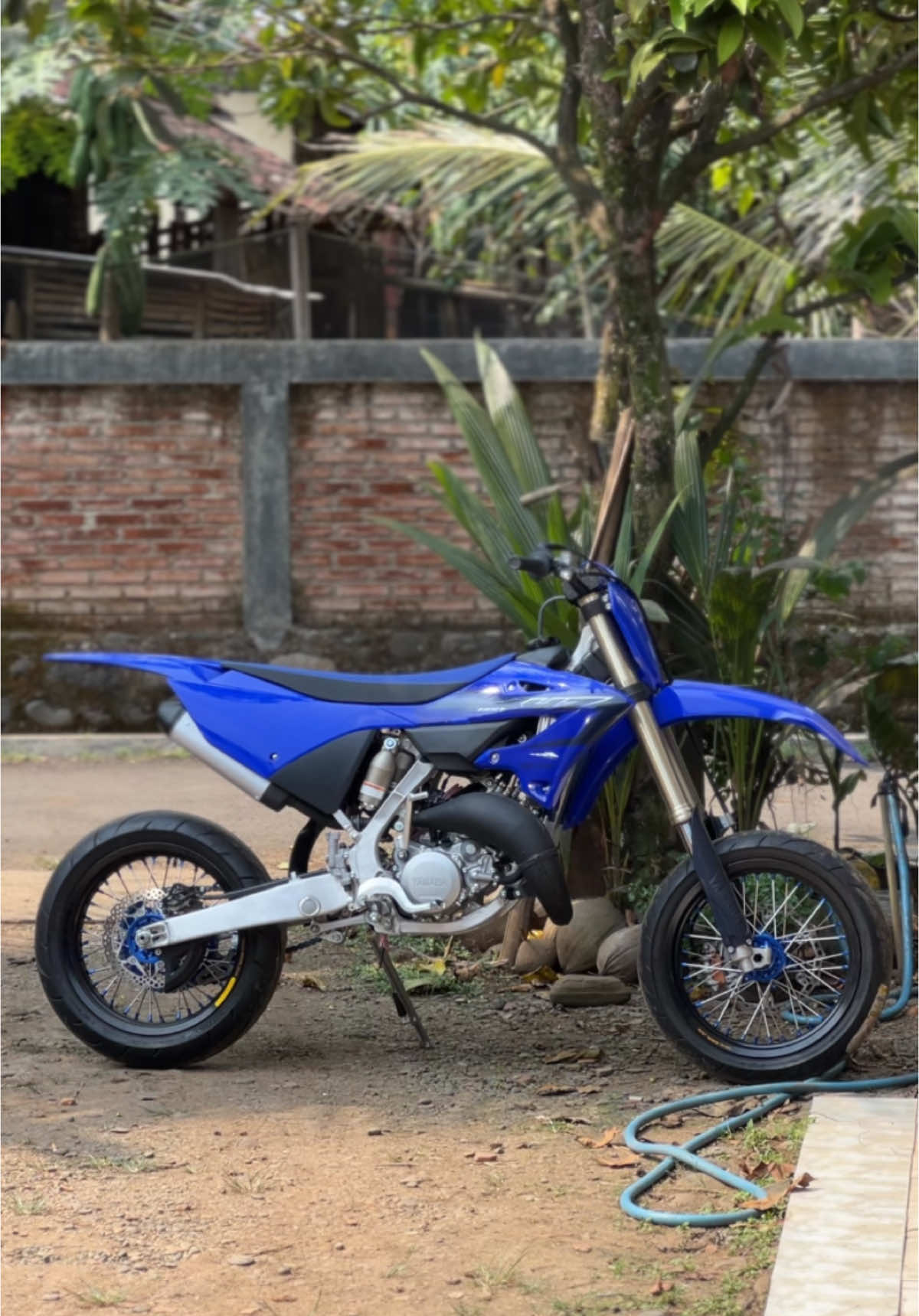 Mau pasang decal, tapi gini aja udah ganteng bgt🤩 #wr155 #supermoto #yamaha  #yz125 