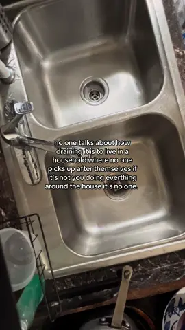 my mom only tells me to do stuff and i wish she’d make everyone else do something, i just feel bad for the day i move out idk how they’re gonna keep the house clean honestly ☹️