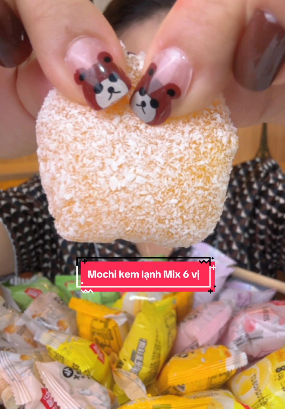 Ngộ ghê bây giờ còn có cả bánh mochi kem lạnh nữa lại còn được Mix 6 vị luôn #bepcuagiao #review #mukbang #LearnOnTikTok #viral #banhmochikemlanh #banhmochimixvi