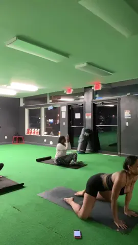 gaizwellness A taste of Yogalates with ME optimalformulafitness #beginneryoga #yoga #backbending #hipopening #blackgirlsdoyoga #ftlauderdaleyogi #yogagirl #blackyogini #blackyogagirl 