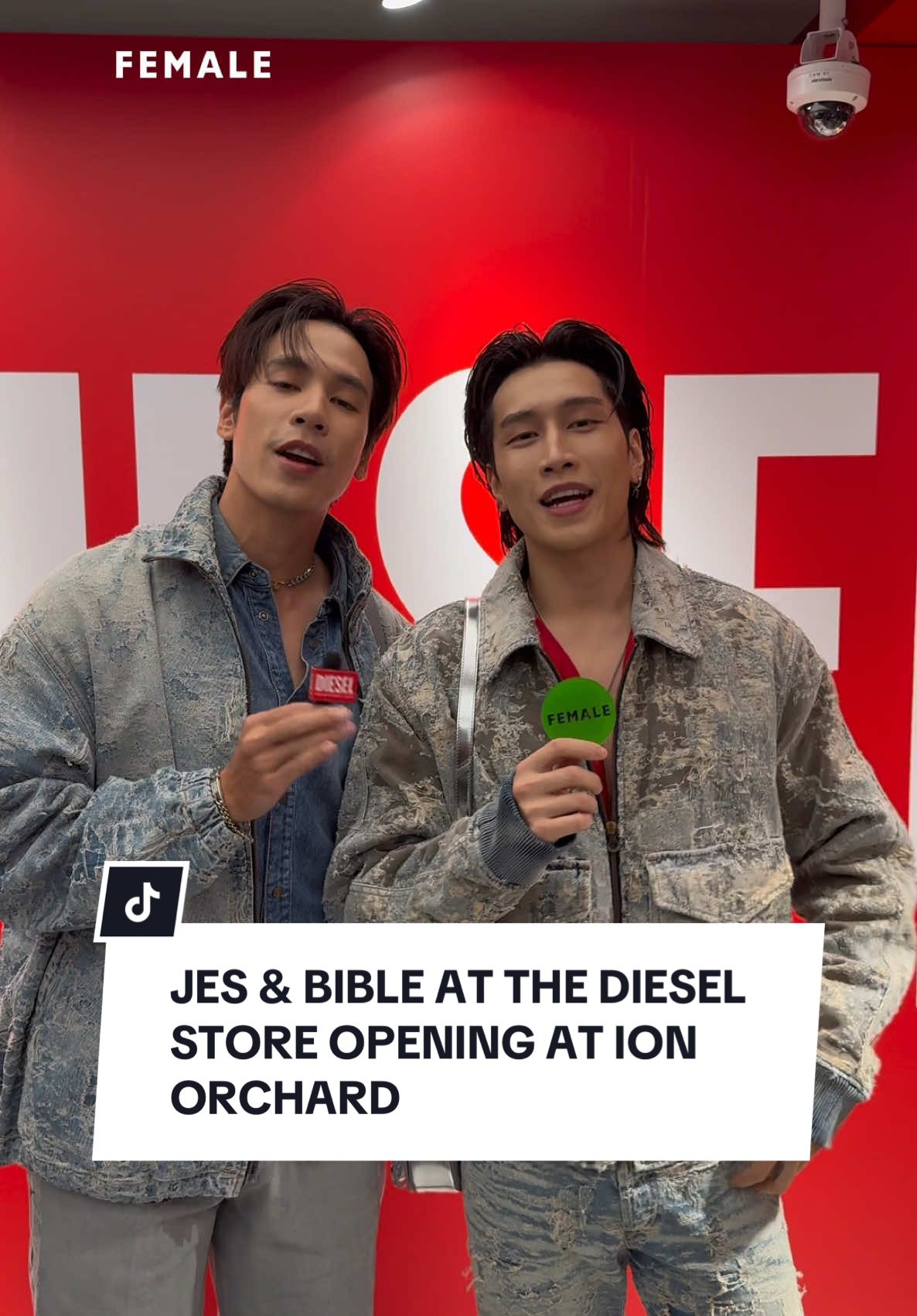 Besties who match together, slay together. It’s Jes and Bible rocking a denim-on-denim serve at the @Diesel store opening at @ion_orchard. 👯‍♂️ #WichapasSumettikul #biblesumett #bsumone #bsumbody #biblewichapas #เจษไบเบิ้ล #jespipat #jesjpp #เจษฎ์พิพัฒ #jes #jesbibleflyfordieselsg #biblejes #jesbible #วัคซีนของพี่เจษ #Diesel