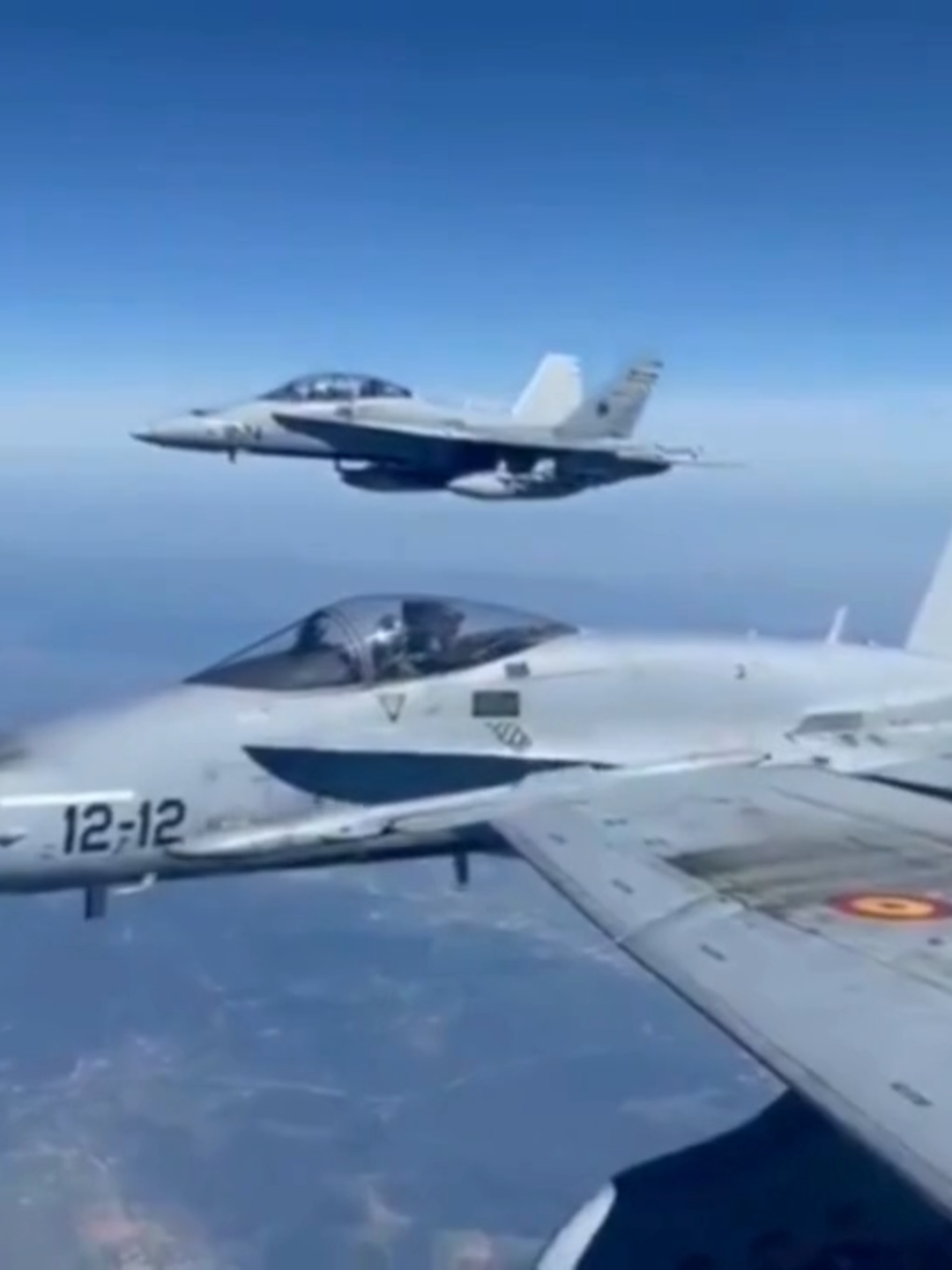 Un caza F-18 sufre un accidente y se estrella en Peralejos, Teruel #noticiastiktok #noticias #news