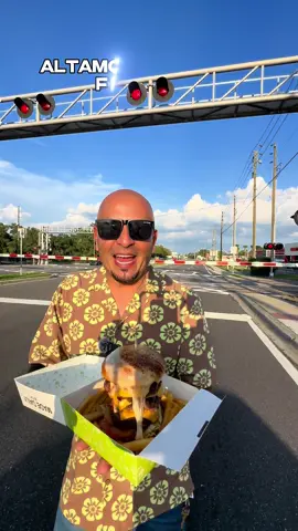 Hamburguesas Colombianas en ALTAMONTE SPRINGS FLORIDA. Si eres amante de las Hamburguesas está te encantará 🤩 @grattindog encontrarás las mejores 📍Grattin dog  1006 e altamonte dr suite 1002. altamonte springs 32701 #florida #altamontespringsflorida #altamonte #altamontespringsfl #altamontesprings #comida🇨🇴 #orlandoflorida 