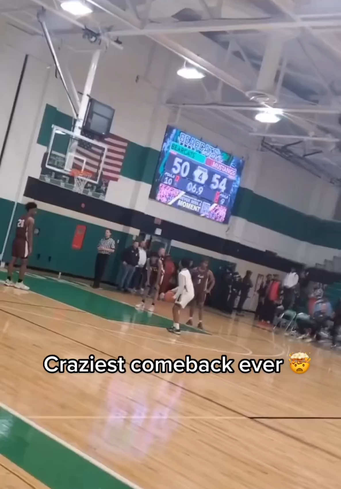 This player came back from down 4 by HIMSELF 👏 😳   (Via @jayyturnt4ana/IG) #basketball #clutch #comeback #gamewinner 