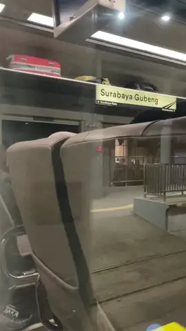 Mentahan #surabaya #keretaapi #kai #viralvideo #stasiungubeng 