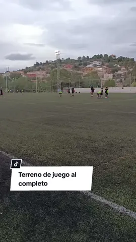 Nos encanta ver el campo lleno Cinco grupos, incluido el grupo de tecnificación de @futgoal.jn  #udgodelletacf #vamosgodelleta #nosotrospodemos #equipo #futbol 
