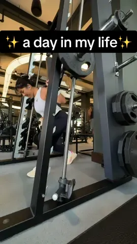 happy friday! i realized i didn't put time stamps on this video but the way that helps me be productive is i give myself time limits per activity. 12:00-3:00 Reading material for class 3:30-6:30 Gym and Shower 7-7:30 Shop for groceries 8-9 Dinner and Clean Up 9-10:30 Practice DJ'ing 11 Bedtime! #productivity #dayinthelife #Vlog 