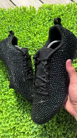 Not as blotchy in person, so no yappin #customcleats #football #nfl #travishunter #cfb @Travis Hunter 
