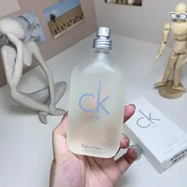 Calvin Klein CK One 100ml Calvin Klein CK One, 1994 Brand: Calvin Klein Perfumer: Alberto Morillas Harry Fremont Attribute: unisex fragrance Fragrance: aromatic citrus notes Top notes: lemon green leaves bergamot pineapple orange cardamom papaya Middle notes: lily of the valley jasmine violet nutmeg rose orris root Base notes: green leaf musk cedar sandalwood oak moss tea leaves Amber