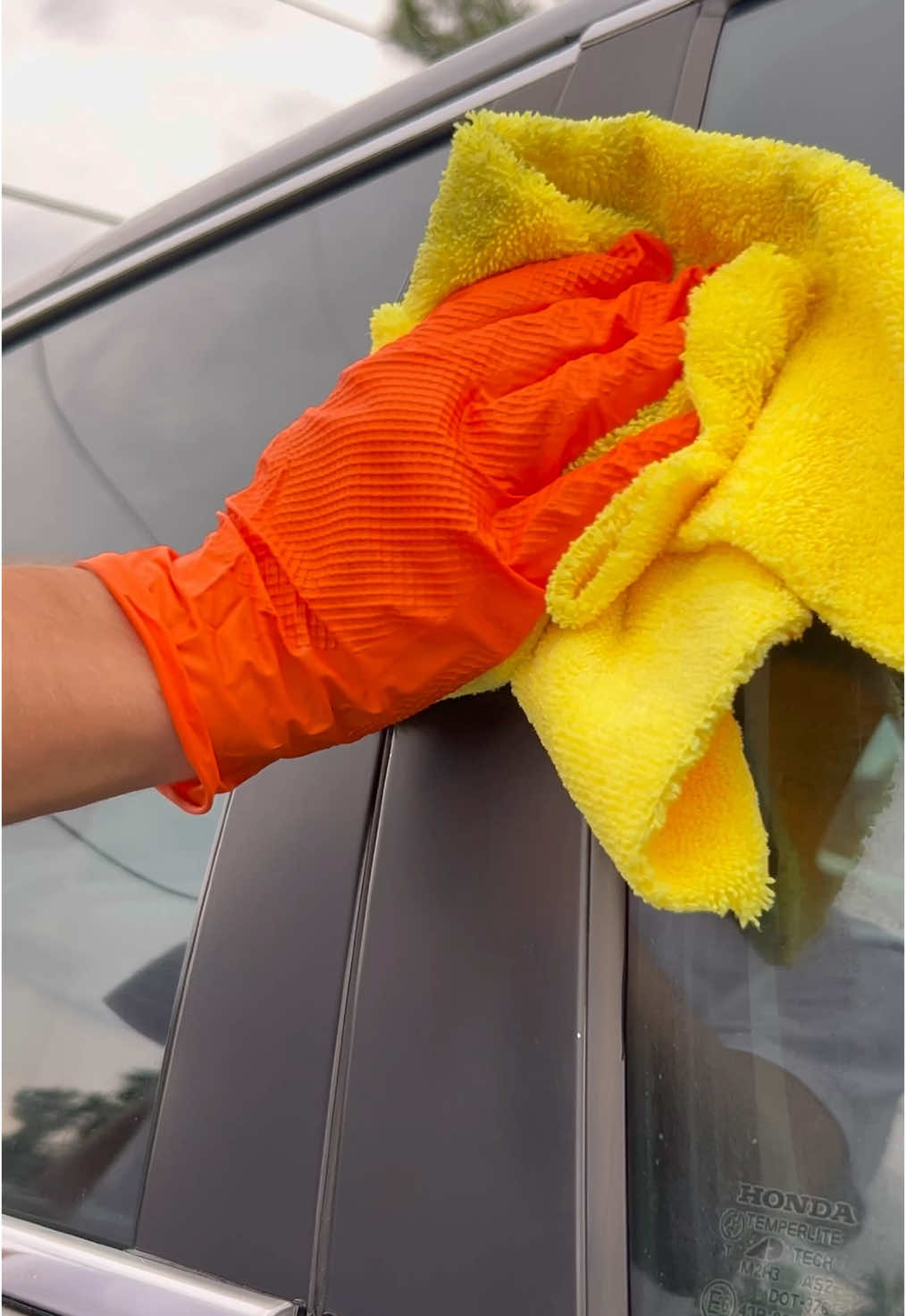The @Moxy Performance Turbo APC completely refreshed this heavily weathered plastic!😳 Great for bug removal, cleaning tires, tough contaminants, and a bunch more!🧼🧪 #detailing #cardetailing #education 