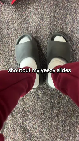 yeezy slides 😍#fyp #yeezyslides #fyplpppppppppppppppppppp 