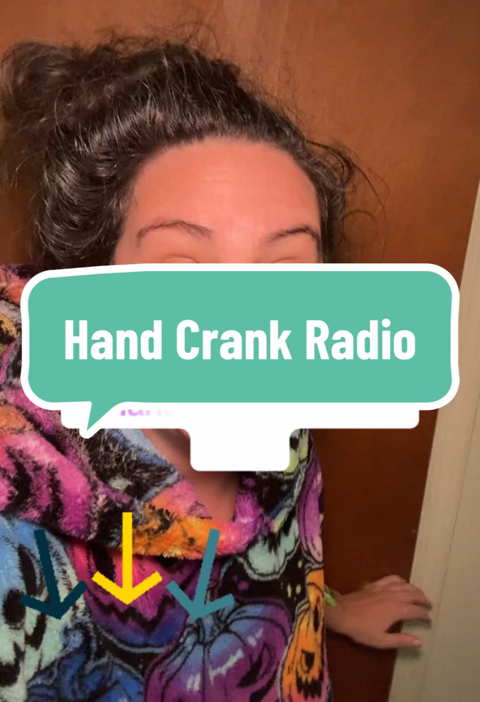 #handcrankradio #handcrankradioandpowerbank📻🚨 #solarpowered #emergencykit #TikTokShopBlackFriday #TikTokShopCyberMonday #FallDealsForYou #TikTokShopHolidayHaul #blackfriday #blackfridaydeals #christmasgiftideas #seasonalessentials