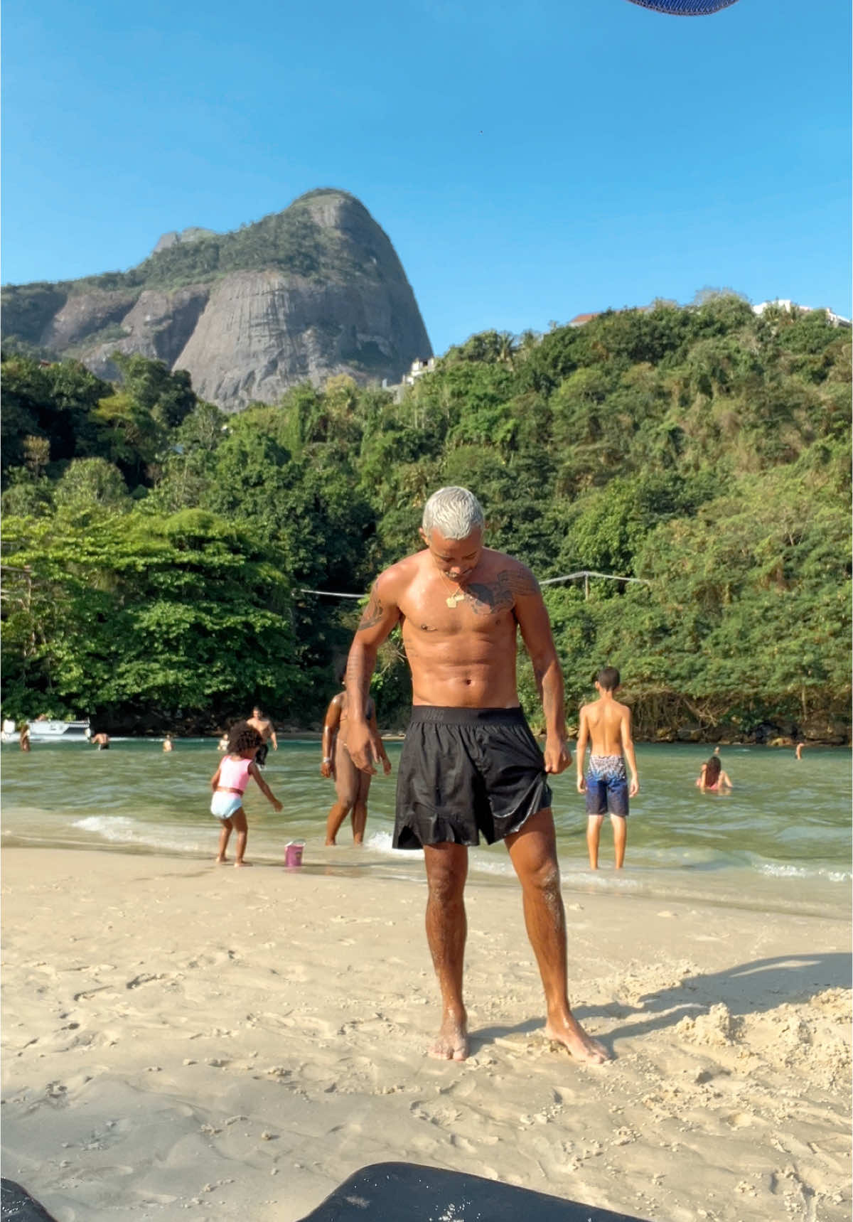 RELAXANDO , POR QUE EU MERECO 🙏🏽🇧🇷‼️ #pablinhofantastico021 #praia #taok #fypシ゚ #fyp #riodejaneiro 