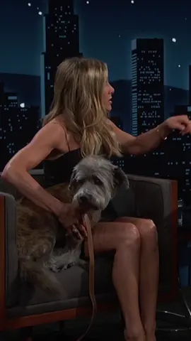 #JenniferAniston’s dog Clyde makes his television debut! 💙