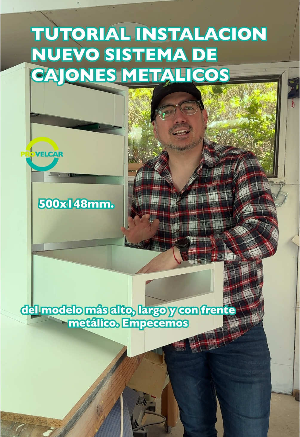 Tutorial de nuestro nuevo sistema de cajones metálicos del modelo más alto, largo y con frente metálico. No te pierdas el video anterior con la presentación de los distintos modelos de este sistema. #kitchendeesign #cocinasmodernas #orgullomueblista #quincalleria #cocina #muebles #interiorismo #interiordesign #decor #arquitectura #diseñointerior #diseñoindustrial #provelcar