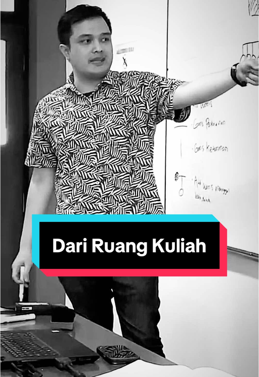 Fakultas Hukum Universitas Pancasila: Pengalaman mengajar pertama kali, materi kuliah Hukum Waris Perdata. @Dosen Kamu  #ruangkuliah #hukumwaris #hukumperdata #law #anakhukum #mahasiswahukum #fyp #fypviral #beranda #berandatiktok #morethen60s #dosenmuda #dosenhukum 