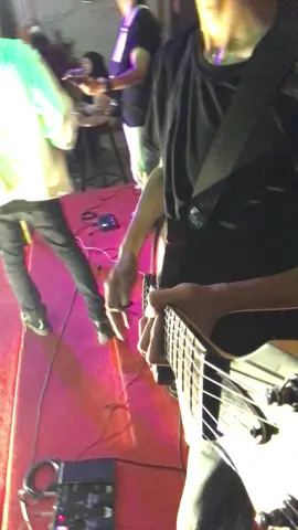 Angin - Dewa19 (solo cover)   #ahmaddhani #andraramadhan #vegaantares #virzha #dewa19 #arilasso #oncemekel #bandcover #livemusic 