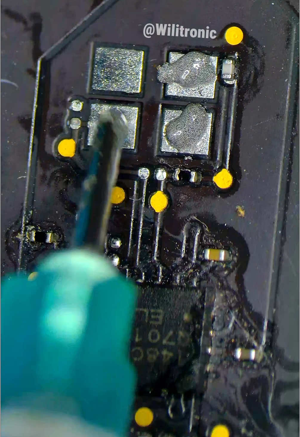 Oscillator Replacement #microsoldering #electronic #satisfyingvideos 