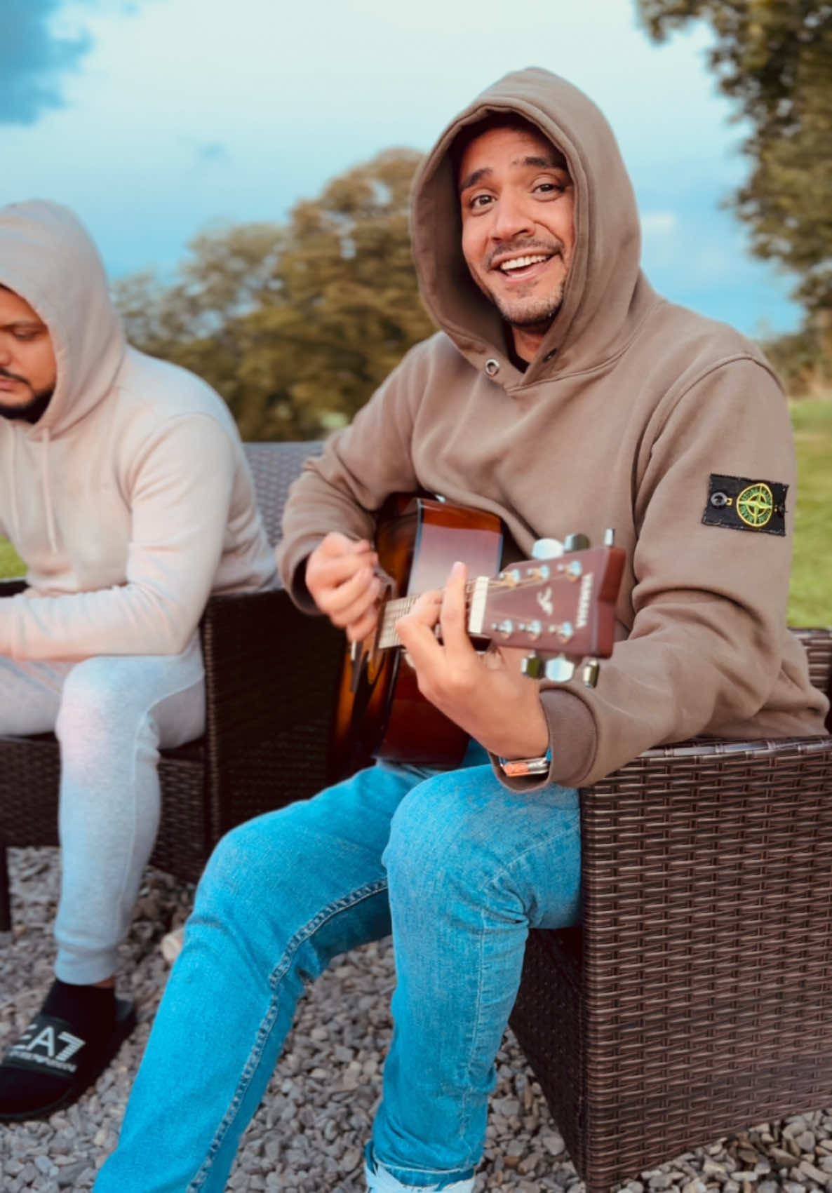 Chillin’ with friends, strumming the guitar, and soaking up the good vibes. Acoustic melodies, laughter in the air, and moments that feel like home.#AcousticSessions #StayTuned#afghanistan🇦🇫🦅 #foryou 