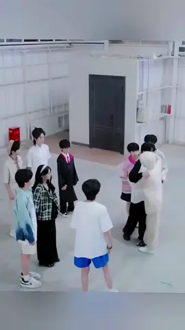 Finally little boss shows their relationship to everyone & baobei is shy 😭💗  #nieweichen #chensihan #niehan #couple #tffamily_4th_generation #delicaterelationships 