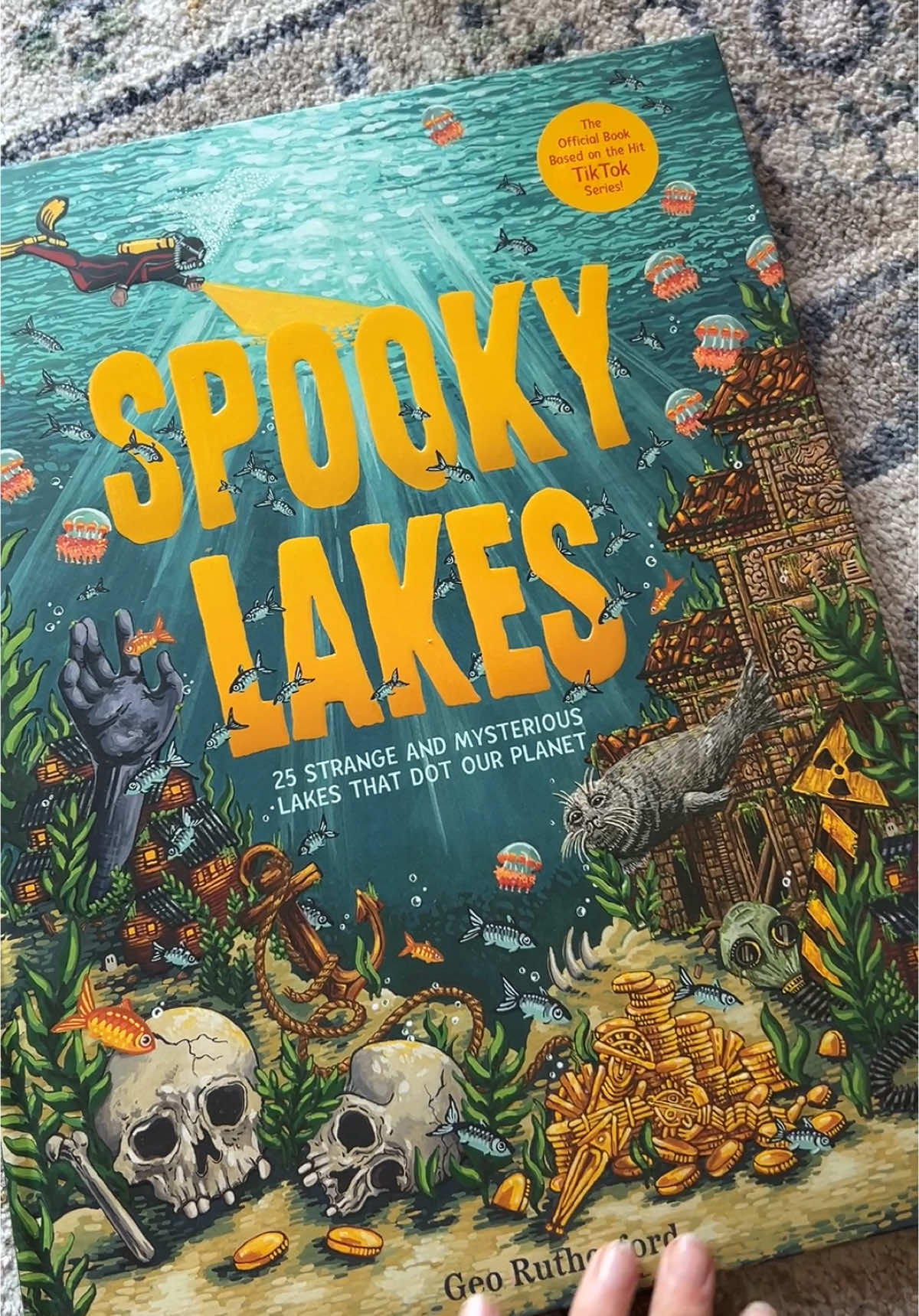 Spooky Lake month has commenced! Thank you @Geo for your incredible work and content. I can’t wait to settle in with this! 💀 #spookyseason #spookylake #spookylakemonth #books #laketok #BookTok 