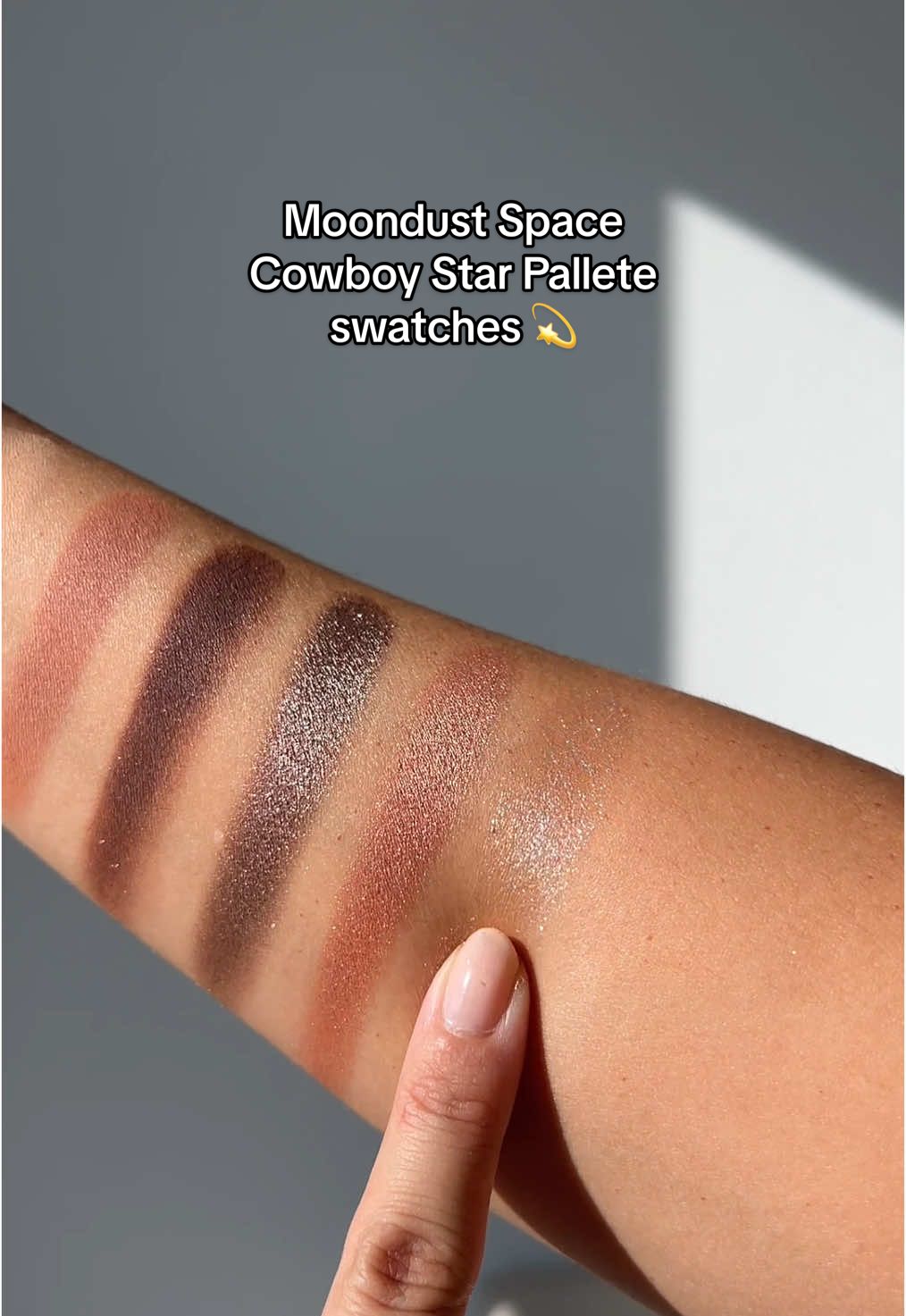 Festive season = sparkle season! ✨💫 The Moondust Space Cowboy Palette is your go-to for adding shimmer to every holiday look.  Meet the Shades: * Vibing: Soft peach nude matte * A-List Energy: Peachy pink shimmer + magenta glitter * VIP Only: Muted rose pink matte * Space Cowboy Rides Again: Light peach shimmer + silver glitter * Endless Party: Cool brown shimmer + silver glitter * No Sleep Club: Warm brown matte + magenta glitter Shop at UrbanDecay.com 💖 #holidaymakeup #spacecowboy #glittereyeshadow #eyeshadowpalette 