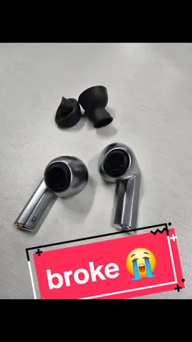 No matter how careful you are you will break these inserts on the Samsung buds pro 3 but at least Samsung sent me replacements. Hopefully they don't fail until I can find some memory foam ones. #samsung #samsunggalaxy #samsungproblems #samsunggalaxybuds #budspro #buds #earbuds #eartips #earbudswireless #earphones 