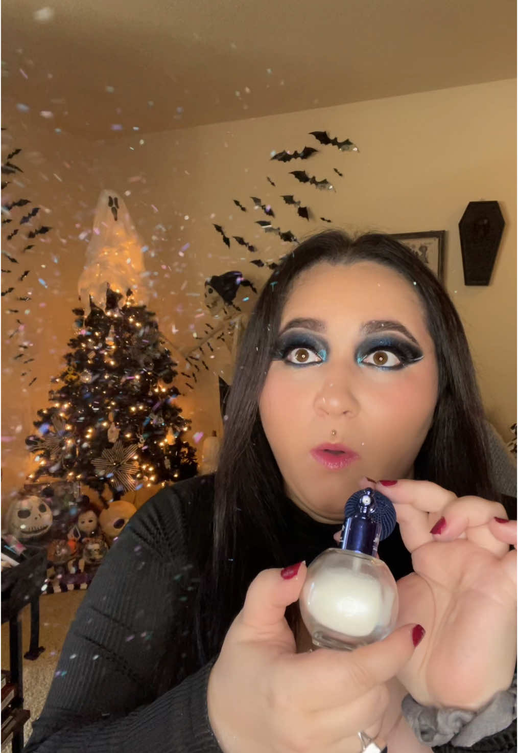 FINALLY TT let me post this! Ive been trying all day! 😭 This collection is AMAZING! 🖤💙💀 #corpsebride #beautycreations #TimBurton #spookyseason #makeup #makeupcollection #review 