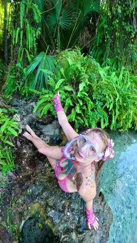 Tiny waterfall, tiny face hole and Natalies laugh make for a perfect video heheh 🎀💕 @natalie underwater #waterfall #freediver #underwater #funny 