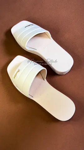 ₱99.00 lang to mga mi kaya i-checkout muna yan goooo! ✨ #fashionslippers #slippersforwomen 