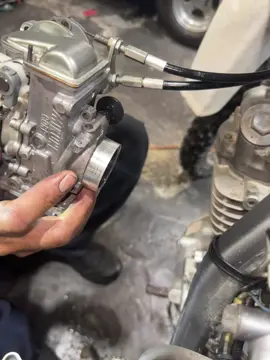 Quien sabe de q moto y para q cilindrada es 🔥🔥#carburador #mikuni #504🇭🇳🔥🔥viral #lokopormoto 